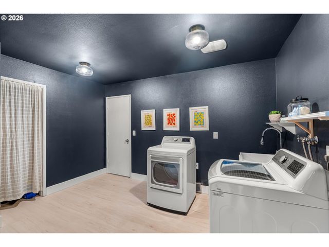 17821 SUNDOWN Ct, Lake Oswego, OR 97034