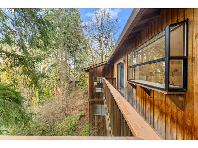 17821 SUNDOWN Ct, Lake Oswego, OR 97034