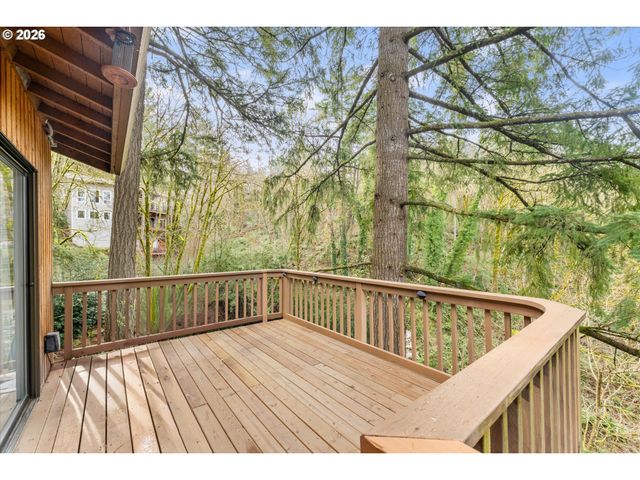 17821 SUNDOWN Ct, Lake Oswego, OR 97034