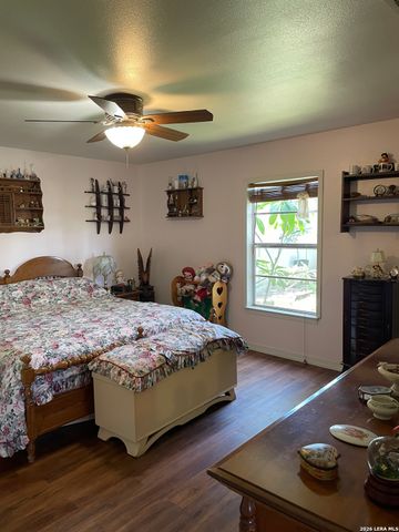 402 County Road 574, Castroville, TX 78009