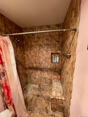 402 County Road 574, Castroville, TX 78009