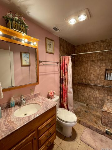 402 County Road 574, Castroville, TX 78009