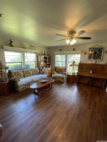 402 County Road 574, Castroville, TX 78009