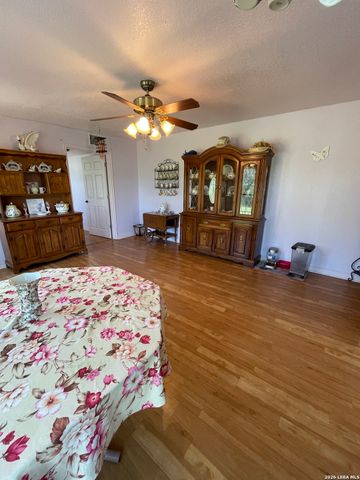 402 County Road 574, Castroville, TX 78009