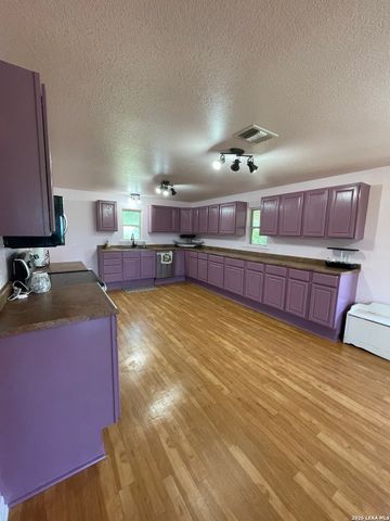 402 County Road 574, Castroville, TX 78009