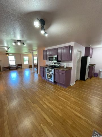 402 County Road 574, Castroville, TX 78009