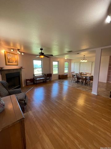 402 County Road 574, Castroville, TX 78009