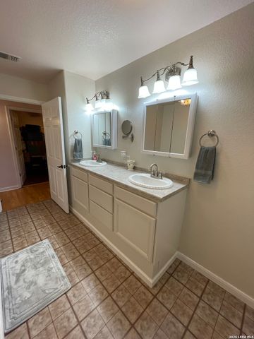 402 County Road 574, Castroville, TX 78009