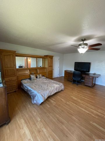 402 County Road 574, Castroville, TX 78009