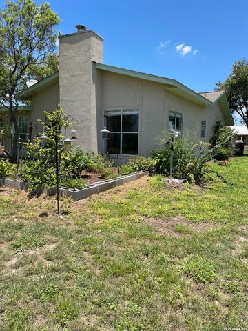 402 County Road 574, Castroville, TX 78009