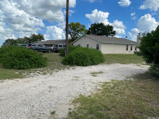 402 County Road 574, Castroville, TX 78009