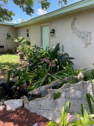 402 County Road 574, Castroville, TX 78009