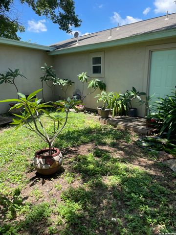402 County Road 574, Castroville, TX 78009