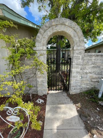 402 County Road 574, Castroville, TX 78009