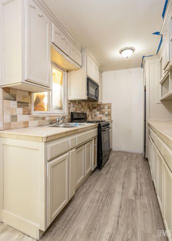 1322 Quincy Street, Bakersfield, CA 93305