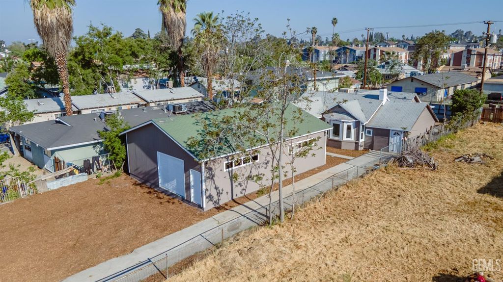 1322 Quincy Street, Bakersfield, CA 93305