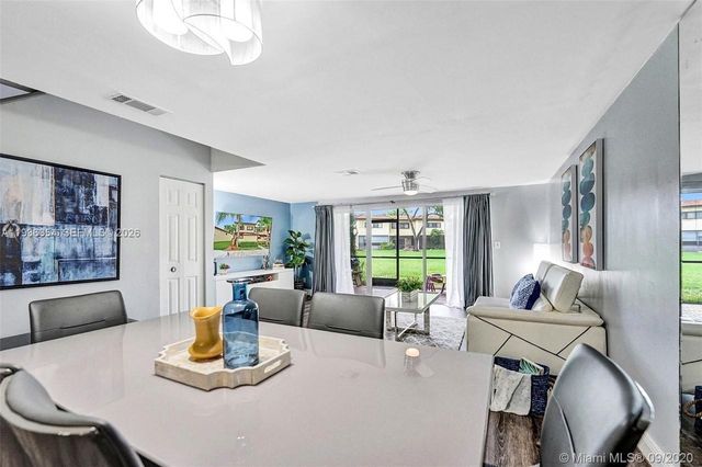 8925 Springtree Lakes Dr, Sunrise, FL 33351