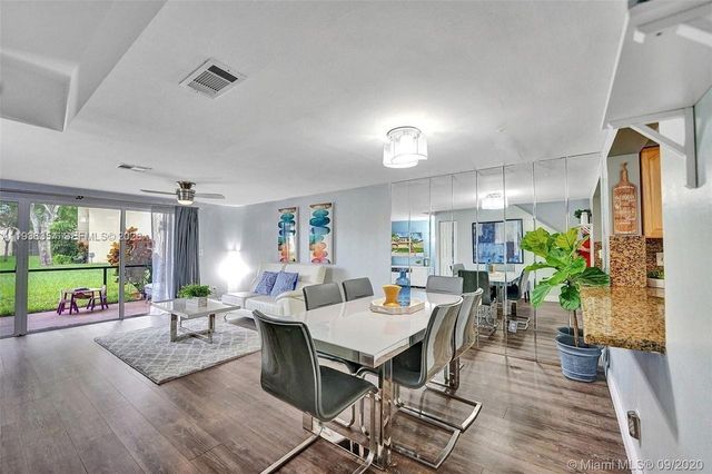 8925 Springtree Lakes Dr, Sunrise, FL 33351