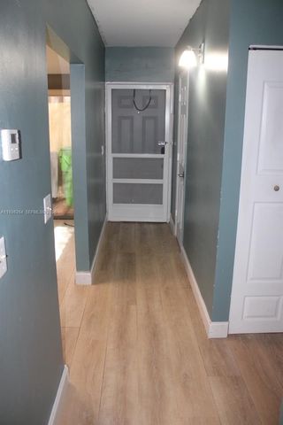 8925 Springtree Lakes Dr, Sunrise, FL 33351