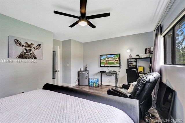 8925 Springtree Lakes Dr, Sunrise, FL 33351