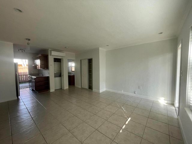 1021 N Victoria Park Road 3, Fort Lauderdale, FL 33304