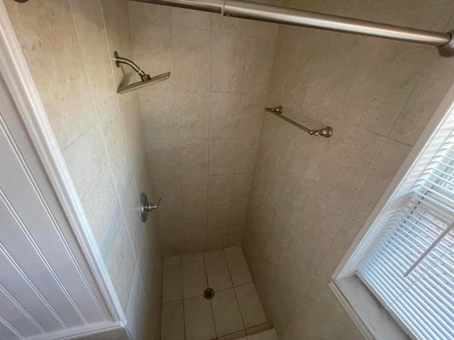 1021 N Victoria Park Road 3, Fort Lauderdale, FL 33304