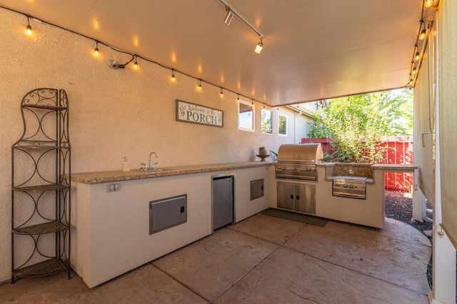 190 Kentucky Ct, Manteca, CA 95337