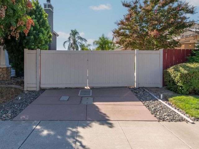190 Kentucky Ct, Manteca, CA 95337