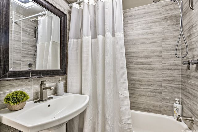 134 Kapahulu Avenue 700, Honolulu, HI 96815