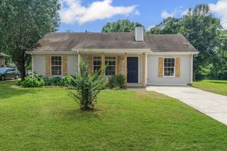 603 Holland Ridge Dr, La Vergne, TN 37086