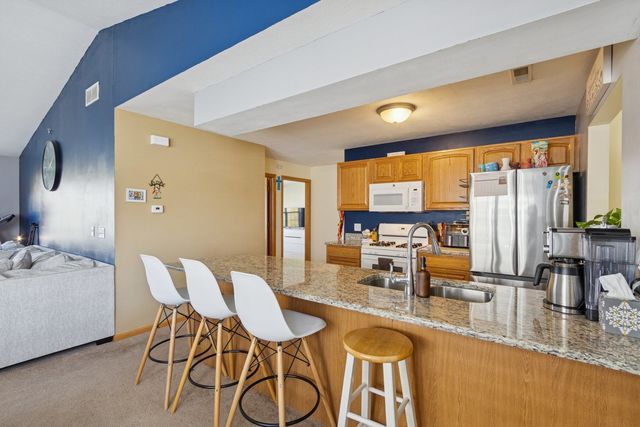 145 Penny Lane 1, Sycamore, IL 60178