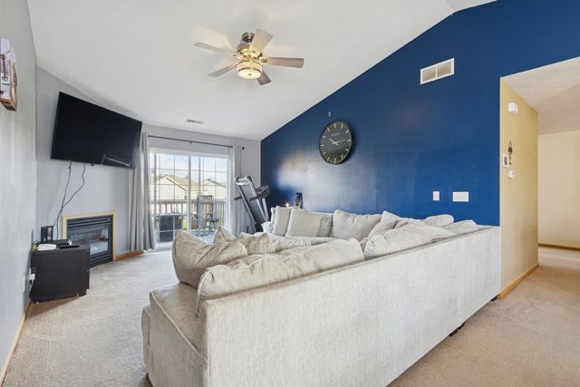 145 Penny Lane 1, Sycamore, IL 60178