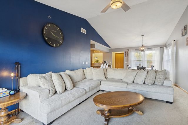 145 Penny Lane 1, Sycamore, IL 60178