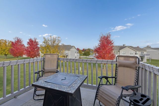 145 Penny Lane 1, Sycamore, IL 60178