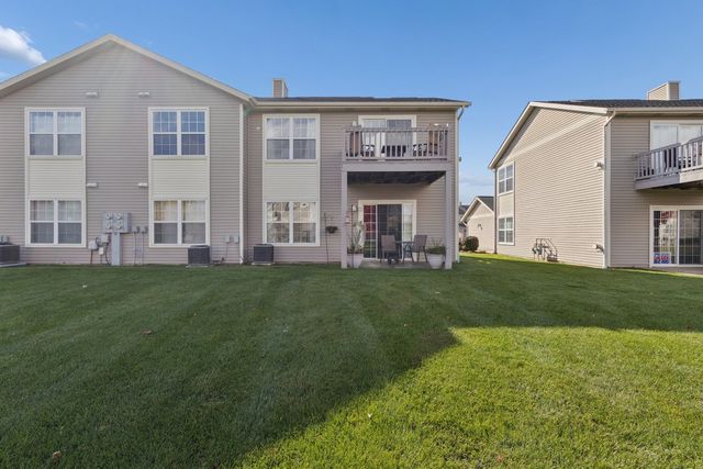 145 Penny Lane 1, Sycamore, IL 60178