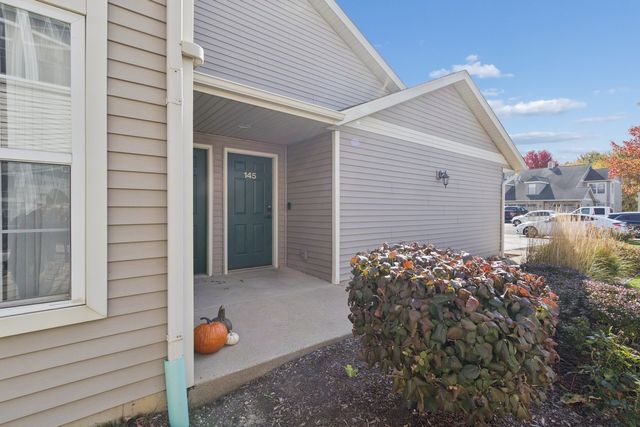 145 Penny Lane 1, Sycamore, IL 60178