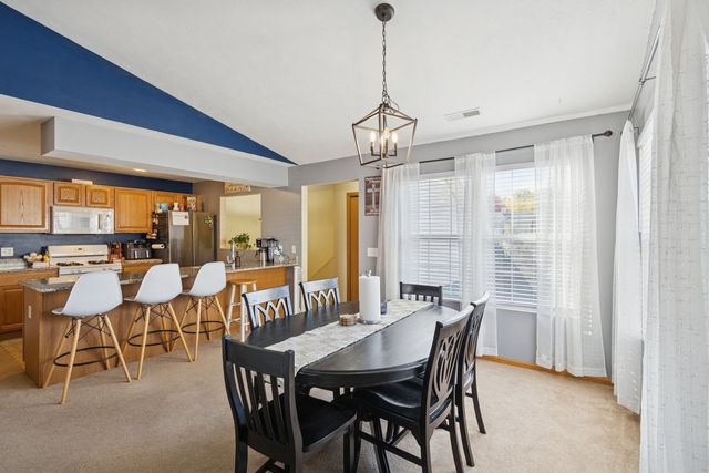 145 Penny Lane 1, Sycamore, IL 60178