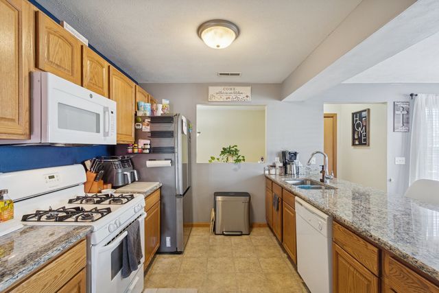 145 Penny Lane 1, Sycamore, IL 60178