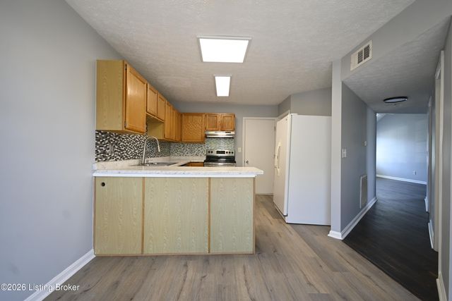10513 Bayport Rd, Louisville, KY 40299