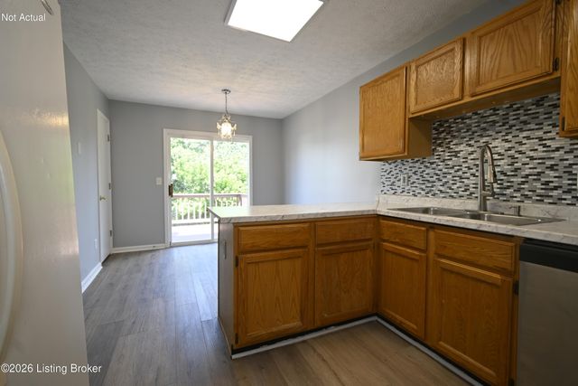 10513 Bayport Rd, Louisville, KY 40299