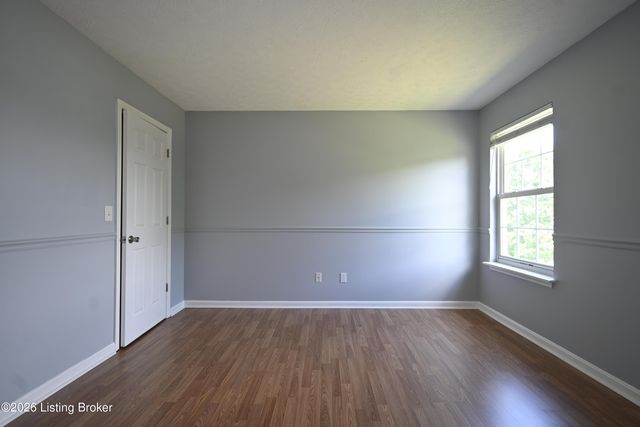 10513 Bayport Rd, Louisville, KY 40299