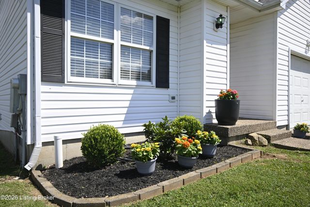 10513 Bayport Rd, Louisville, KY 40299
