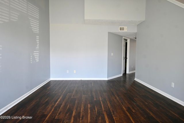10513 Bayport Rd, Louisville, KY 40299