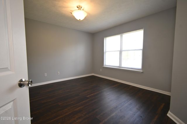 10513 Bayport Rd, Louisville, KY 40299