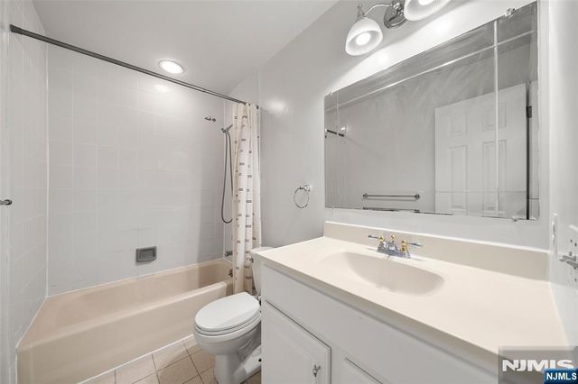 531 Windsor Drive, Palisades Park, NJ 07650