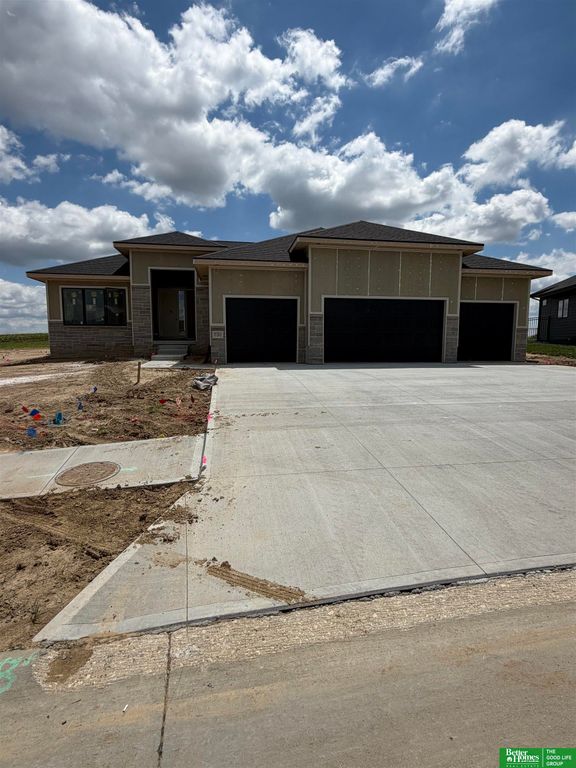 5701 N 195th Street, Elkhorn, NE 68022