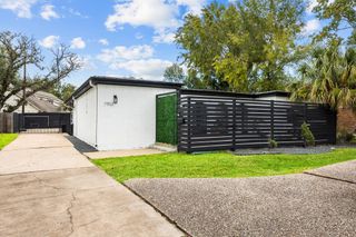7902 Richmond Avenue, Houston, TX 77063