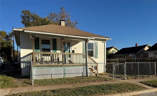 106 S Levering Avenue, Hannibal, MO 63401