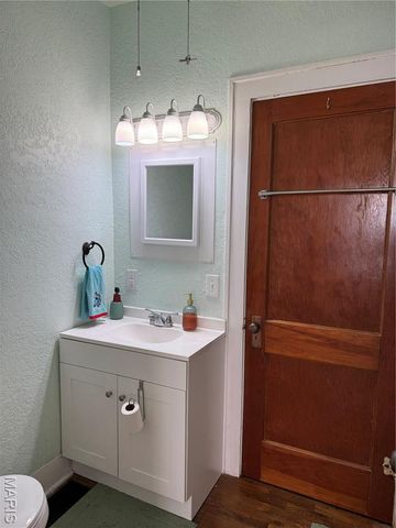 106 S Levering Avenue, Hannibal, MO 63401