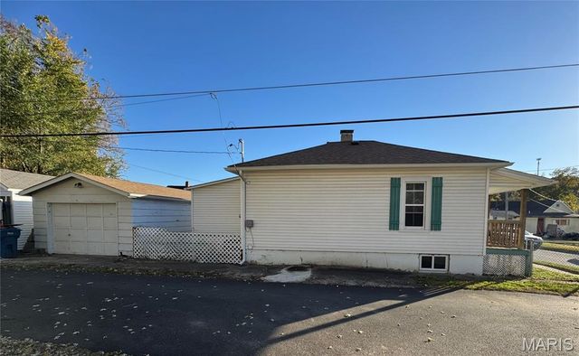 106 S Levering Avenue, Hannibal, MO 63401